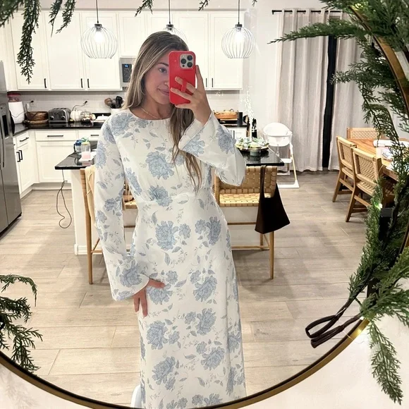 NWOT AW Bridal Elegant Formal Blue and White Floral Long Sleeve Bridesmaid Dress - Picture 5 of 5